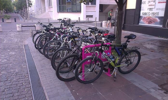Jedno od 18 parkirališta za bicikla u Podgorici, Foto: Biciklo.me