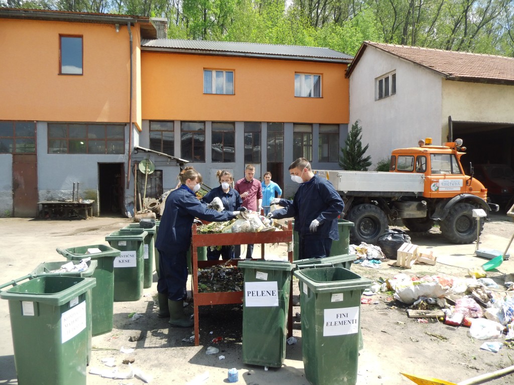 Detalj sa analize morfološkog sastava čvrstog otpada u opštini Pljevlja (Foto: OZON tim)