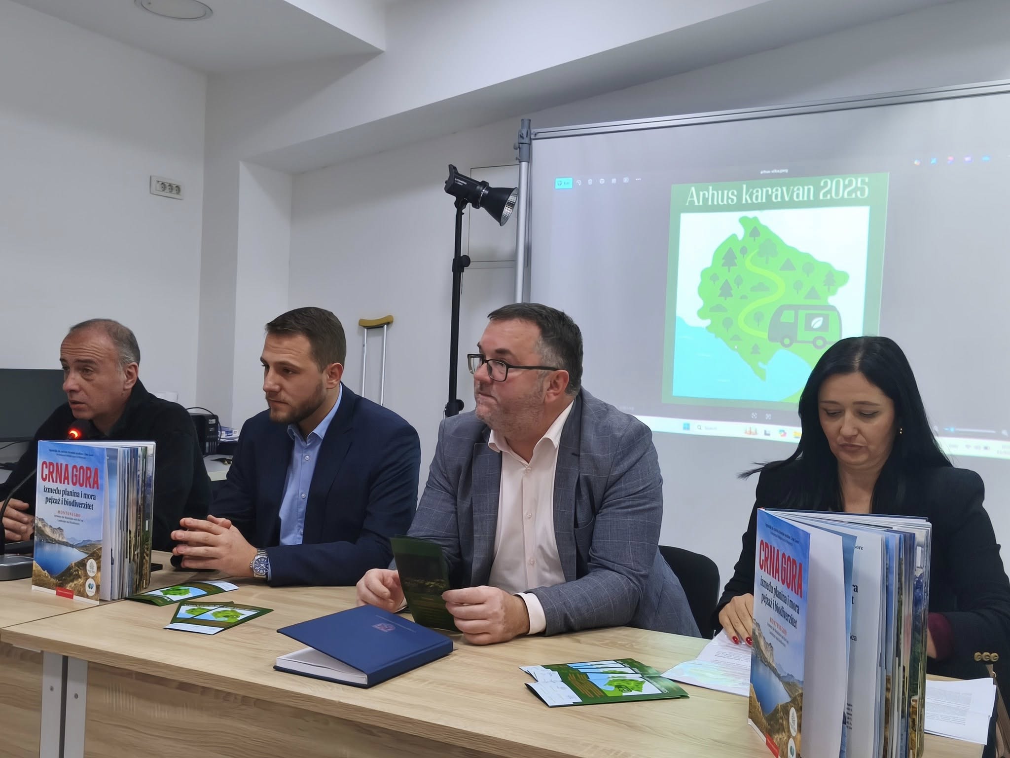 Arhus karavan u Nikšiću - Javnost informisana o tekućim aktivnostima i planovima iz oblasti životne sredine