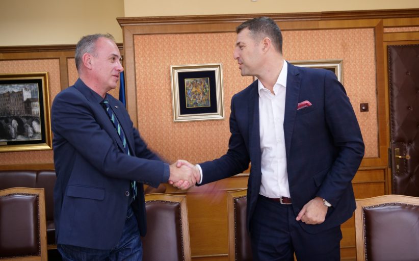 Potpisivanjem Sporazuma o saradnji Pravni fakultet i Ekološki pokret ,,Ozon“ započeli sa realizacijom pilot programa Pravne klinike za ekološko pravo